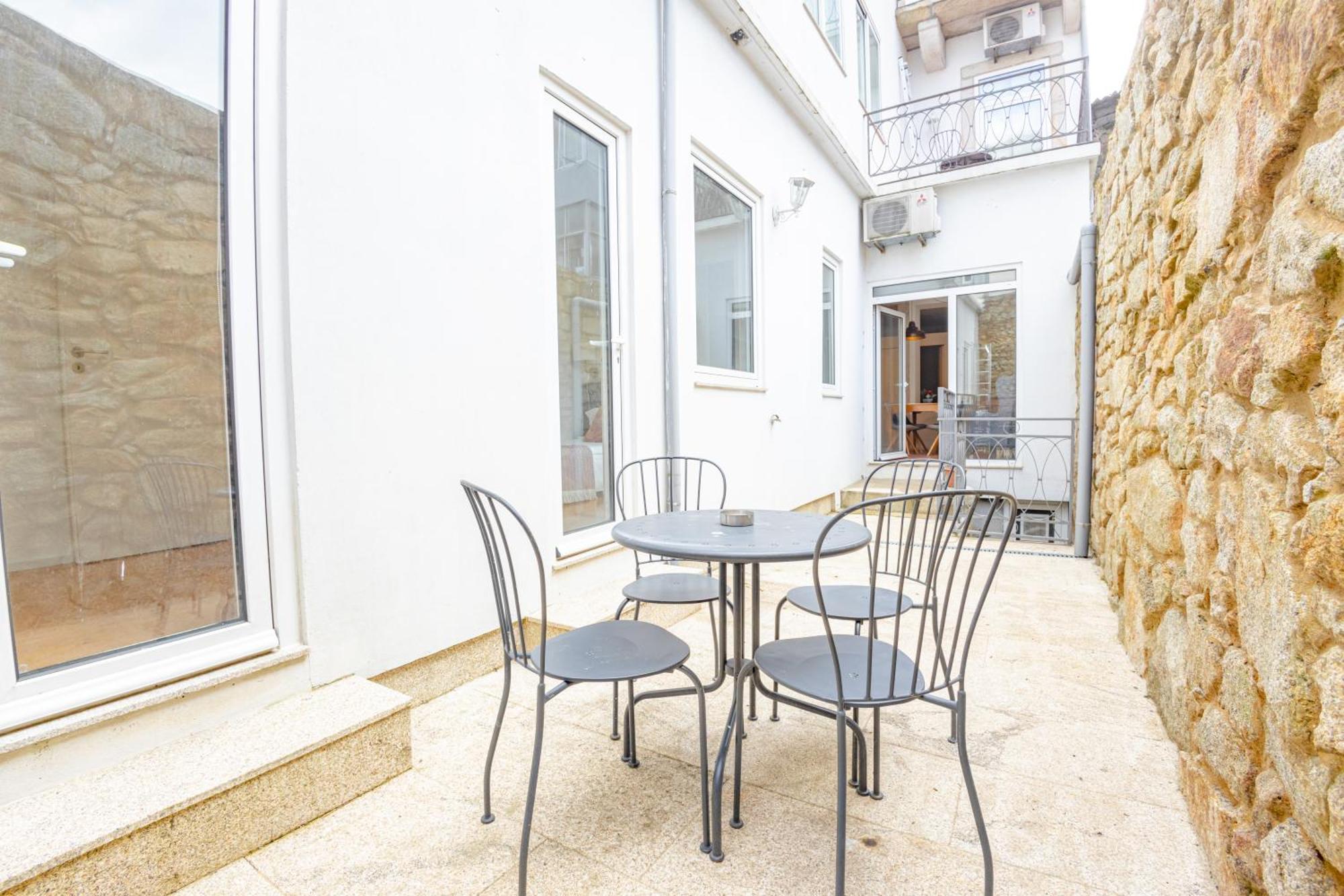 Belas Artes Apartments Porto Luaran gambar